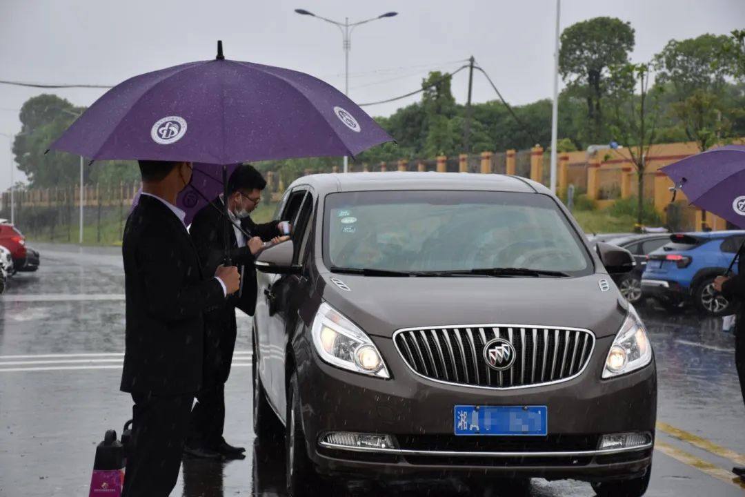 强强合作 ▏深化产教融合 加强校企合作 强强合作 ▏深化产教融合 加强校企合作