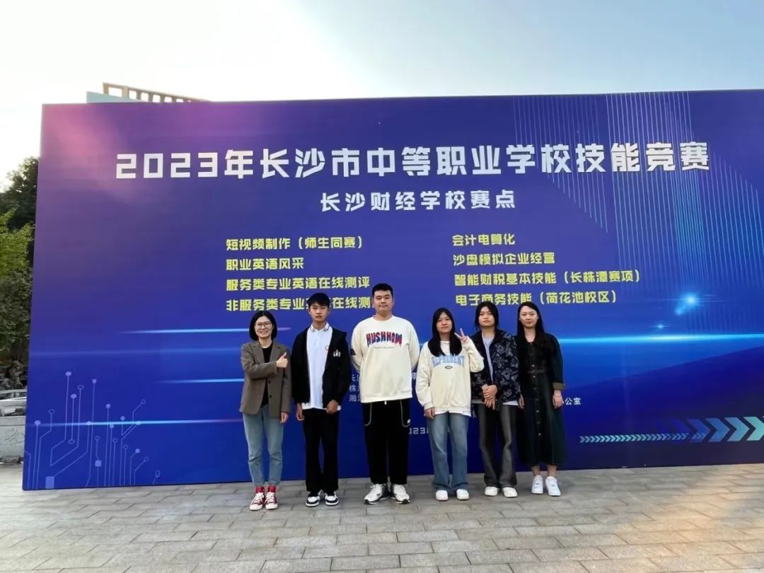 1700096532181163.jpg 5594a6057d0bc7029f4ab91e0956171.jpg